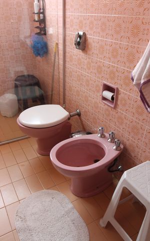 Casa à venda com 130m², 2 quartos e 3 vagasBanheiro 1
