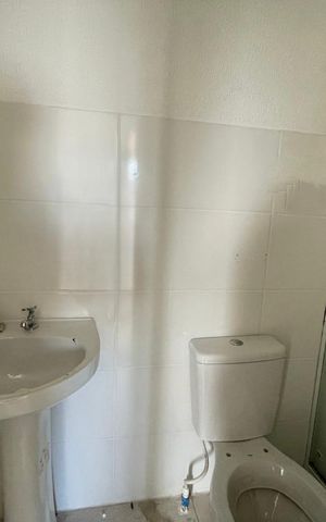 Apartamento à venda com 48m², 2 quartos e sem vaga Apartamento à venda com 48m², 2 quartos e sem vagaBanheiro