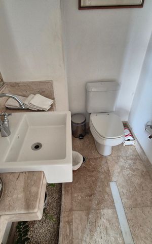 Apartamento à venda com 400m², 4 quartos e 6 vagas Apartamento à venda com 400m², 4 quartos e 6 vagasBanheiro