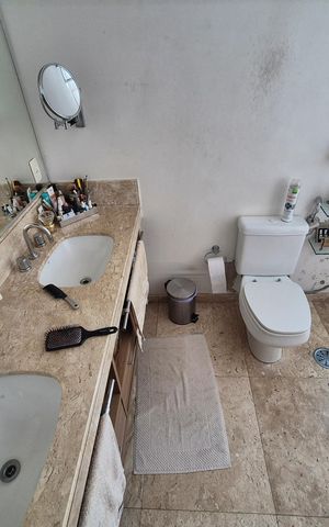 Apartamento à venda com 400m², 4 quartos e 6 vagas Apartamento à venda com 400m², 4 quartos e 6 vagasBanheiro