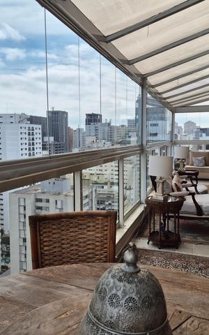 Apartamento à venda com 400m², 4 quartos e 6 vagas Apartamento à venda com 400m², 4 quartos e 6 vagasVaranda