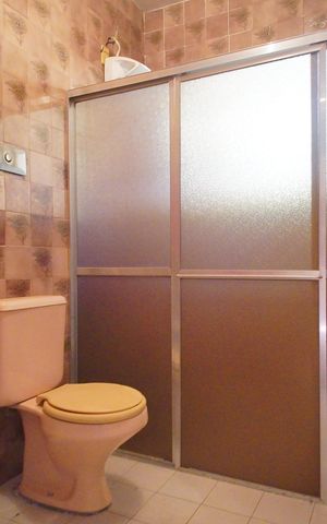 Casa à venda com 187m², 3 quartos e 2 vagasBanheiro