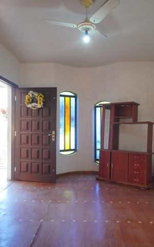 Casa à venda com 187m², 3 quartos e 2 vagasSala