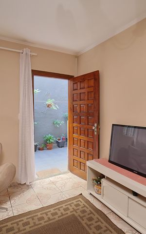Casa à venda com 135m², 4 quartos e 3 vagasSala