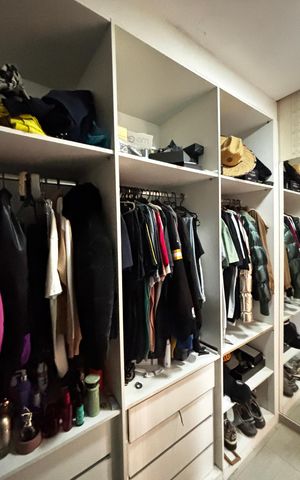 Apartamento à venda com 184m², 3 quartos e 4 vagas Apartamento à venda com 184m², 3 quartos e 4 vagasCloset da Suíte