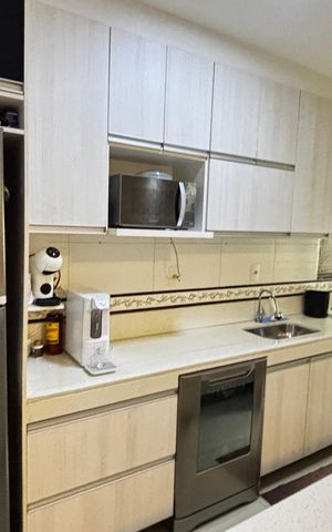 Apartamento à venda com 184m², 3 quartos e 4 vagas Apartamento à venda com 184m², 3 quartos e 4 vagasCozinha