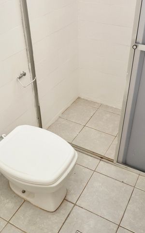 Apartamento à venda com 75m², 2 quartos e 1 vaga Apartamento à venda com 75m², 2 quartos e 1 vagaBanheiro Social