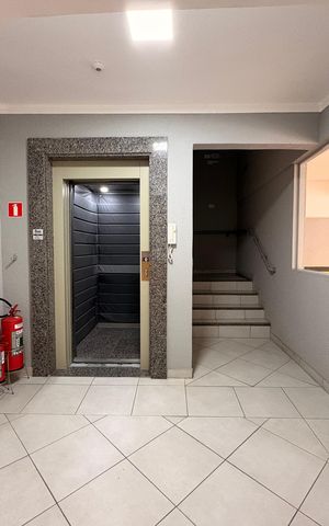Apartamento à venda com 94m², 2 quartos e 1 vaga Apartamento à venda com 94m², 2 quartos e 1 vagaHall social