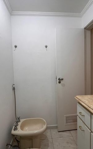 Apartamento para alugar com 170m², 3 quartos e 1 vaga Apartamento para alugar com 170m², 3 quartos e 1 vagaBanheiro social 1