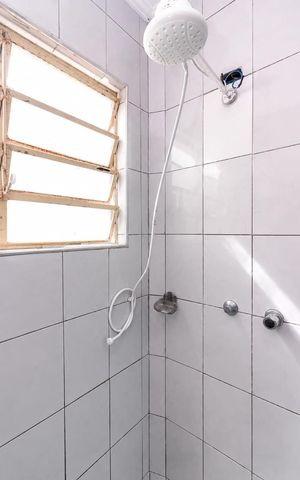 Casa à venda com 180m², 3 quartos e 2 vagas Casa à venda com 180m², 3 quartos e 2 vagasBanheiro 1
