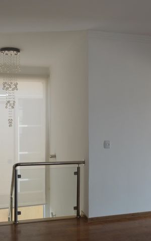 Casa de condomínio para alugar com 310m², 3 quartos e 3 vagasSala de TV