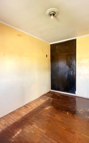 Casa à venda com 398m², 5 quartos e 4 vagas Casa à venda com 398m², 5 quartos e 4 vagasQuarto