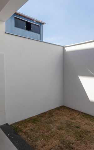 Casa à venda com 99m², 3 quartos e 1 vagaÁrea de serviço