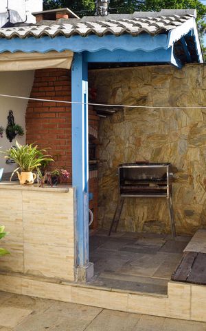 Casa à venda com 300m², 3 quartos e 5 vagas Casa à venda com 300m², 3 quartos e 5 vagasÁrea comum - Piscina