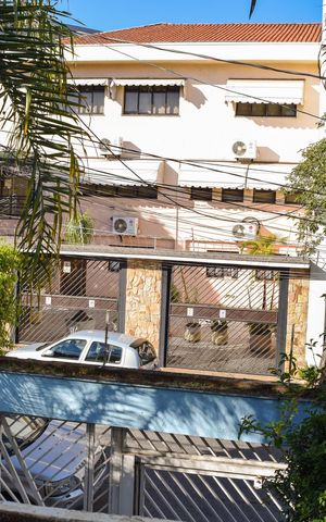 Casa à venda com 300m², 3 quartos e 5 vagas Casa à venda com 300m², 3 quartos e 5 vagasVaranda