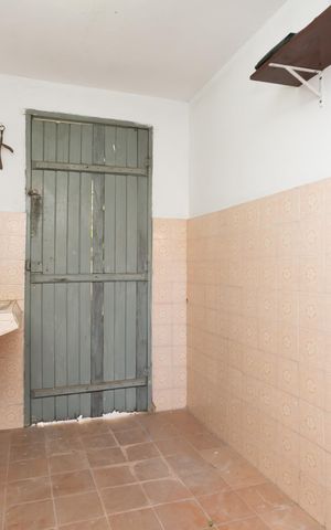 Casa à venda com 190m², 2 quartos e 2 vagas Casa à venda com 190m², 2 quartos e 2 vagasÁrea de Serviço