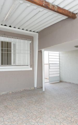 Casa à venda com 190m², 2 quartos e 2 vagas Casa à venda com 190m², 2 quartos e 2 vagasGaragem
