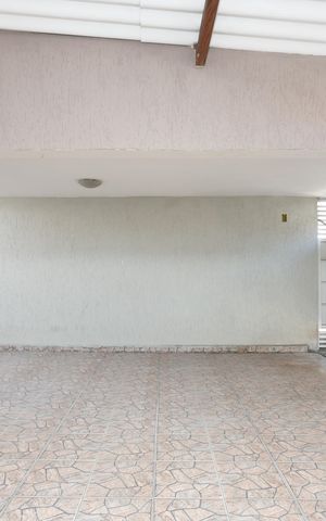Casa à venda com 190m², 2 quartos e 2 vagas Casa à venda com 190m², 2 quartos e 2 vagasGaragem