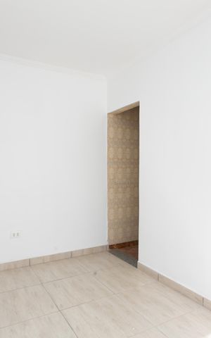 Casa à venda com 190m², 2 quartos e 2 vagas Casa à venda com 190m², 2 quartos e 2 vagasSala