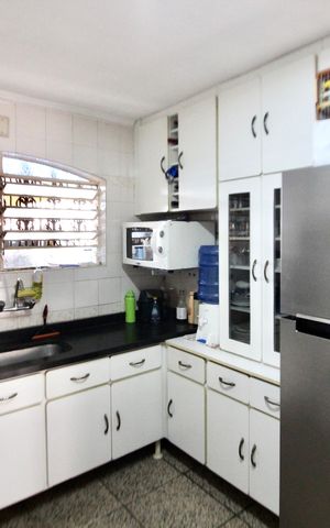 Casa à venda com 71m², 2 quartos e 2 vagas Casa à venda com 71m², 2 quartos e 2 vagasCozinha