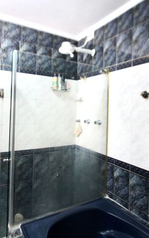 Casa à venda com 71m², 2 quartos e 2 vagas Casa à venda com 71m², 2 quartos e 2 vagasBanheiro 2