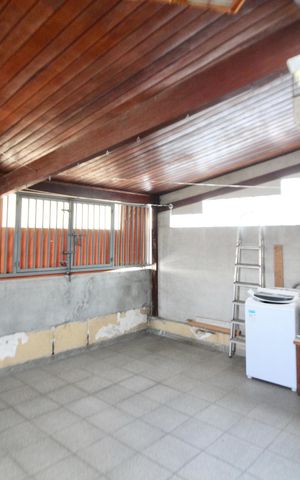 Casa à venda com 71m², 2 quartos e 2 vagas Casa à venda com 71m², 2 quartos e 2 vagasQuintal