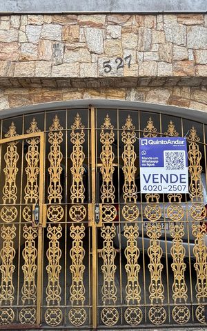 Casa à venda com 71m², 2 quartos e 2 vagas Casa à venda com 71m², 2 quartos e 2 vagasFachada