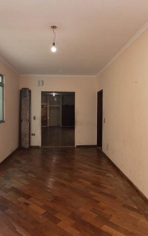 Casa à venda com 250m², 5 quartos e 3 vagas Casa à venda com 250m², 5 quartos e 3 vagasSala de Jantar
