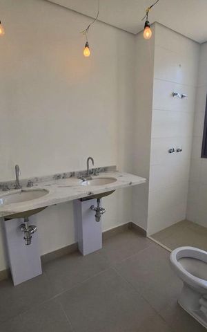 Apartamento à venda com 167m², 3 quartos e 3 vagas Apartamento à venda com 167m², 3 quartos e 3 vagasBanheiro