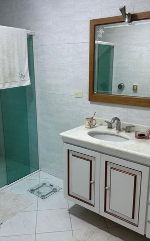 Casa de condomínio à venda com 342m², 2 quartos e 4 vagasBanheiro - Suite1