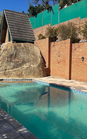 Casa de condomínio à venda com 342m², 2 quartos e 4 vagasPiscina
