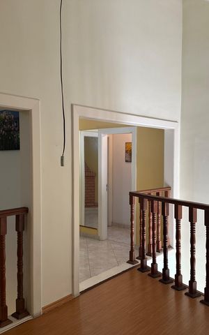 Casa de condomínio à venda com 342m², 2 quartos e 4 vagasPiso Superior