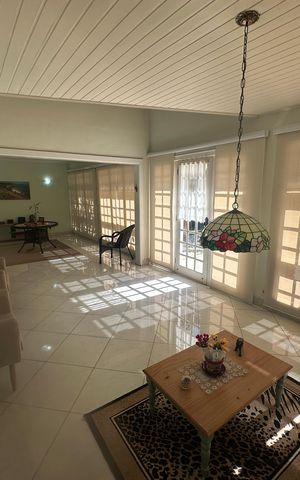 Casa de condomínio à venda com 342m², 2 quartos e 4 vagasSala Estar