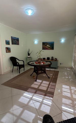Casa de condomínio à venda com 342m², 2 quartos e 4 vagasSala Intima