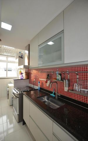 Apartamento à venda com 72m², 2 quartos e 1 vagaCozinha e Área de Serviço