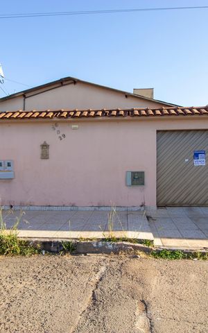 Casa à venda com 250m², 5 quartos e 3 vagasFachada