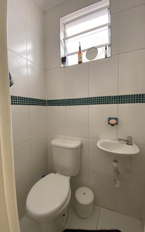 Casa à venda com 98m², 3 quartos e 2 vagas Casa à venda com 98m², 3 quartos e 2 vagasLavabo