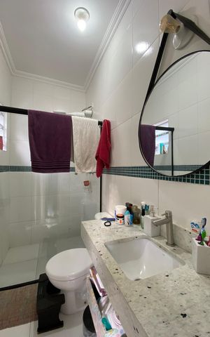 Casa à venda com 98m², 3 quartos e 2 vagas Casa à venda com 98m², 3 quartos e 2 vagasBanheiro