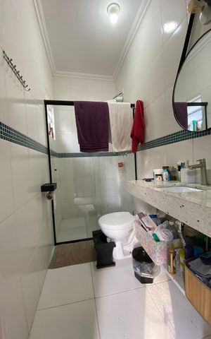 Casa à venda com 98m², 3 quartos e 2 vagas Casa à venda com 98m², 3 quartos e 2 vagasBanheiro