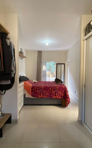 Casa à venda com 98m², 3 quartos e 2 vagas Casa à venda com 98m², 3 quartos e 2 vagasCloset