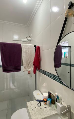 Casa à venda com 98m², 3 quartos e 2 vagas Casa à venda com 98m², 3 quartos e 2 vagasBanheiro