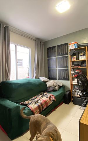 Casa à venda com 98m², 3 quartos e 2 vagas Casa à venda com 98m², 3 quartos e 2 vagasSala