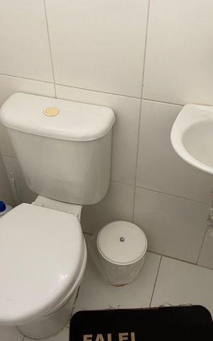 Casa à venda com 98m², 3 quartos e 2 vagas Casa à venda com 98m², 3 quartos e 2 vagasLavabo