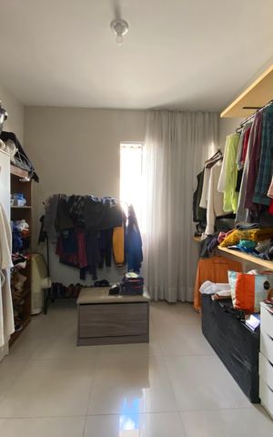 Casa à venda com 98m², 3 quartos e 2 vagas Casa à venda com 98m², 3 quartos e 2 vagasCloset