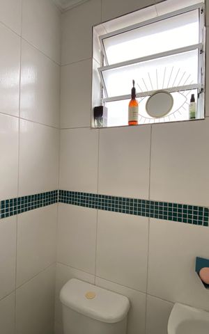 Casa à venda com 98m², 3 quartos e 2 vagas Casa à venda com 98m², 3 quartos e 2 vagasLavabo