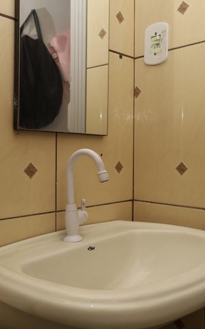 Casa à venda com 160m², 2 quartos e 4 vagasBanheiro 3- Garagem