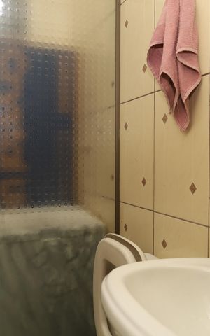 Casa à venda com 160m², 2 quartos e 4 vagasBanheiro 3- Garagem