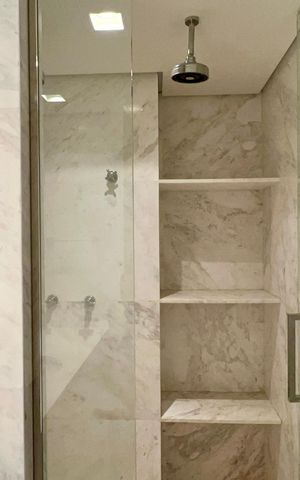 Apartamento à venda com 78m², 1 quarto e 2 vagasBanheiro da Suíte