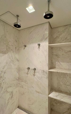 Apartamento à venda com 78m², 1 quarto e 2 vagasBanheiro da Suíte