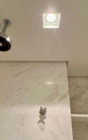 Apartamento à venda com 78m², 1 quarto e 2 vagasBanheiro da Suíte